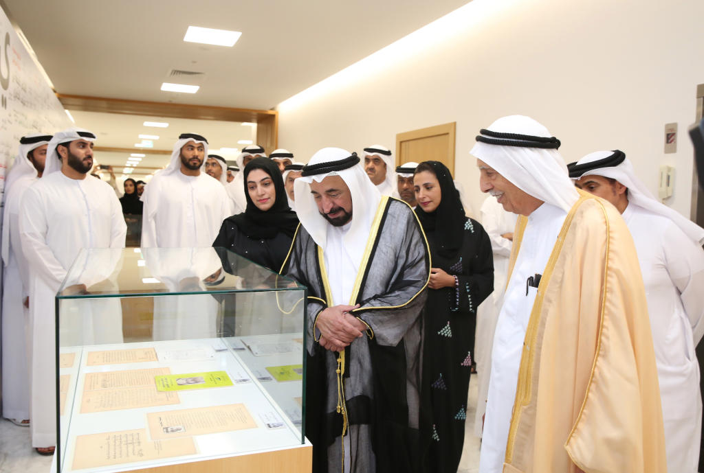 افتتاح المعرض بالتزامن مع يوم الكاتب الإماراتي