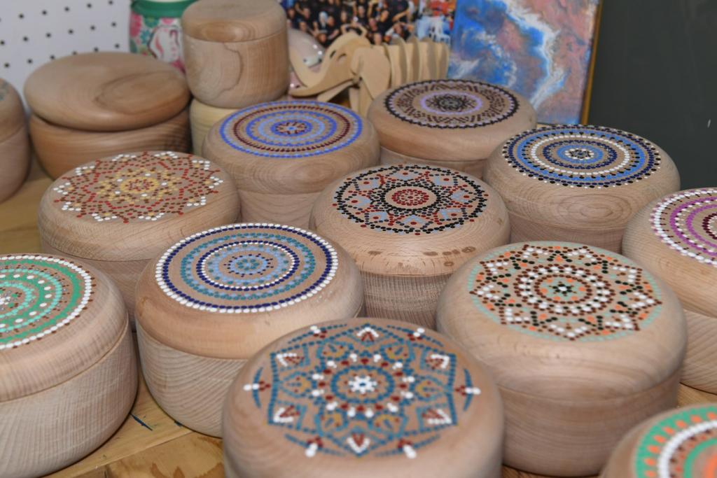 أعمال التشكيلية زينة عياد