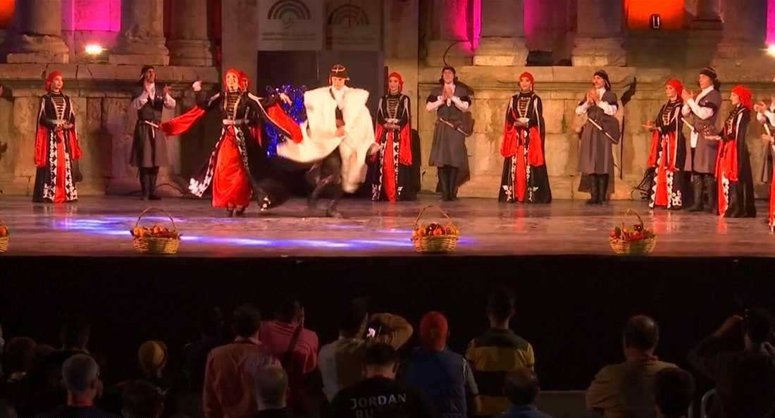 فرقة عالمية وشعبية في مهرجان جرش