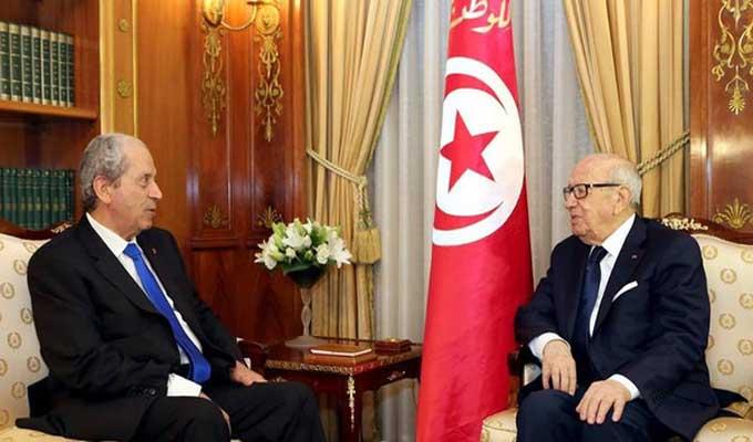 الرئيس الجديد مع الرئيس التونسي الراحل