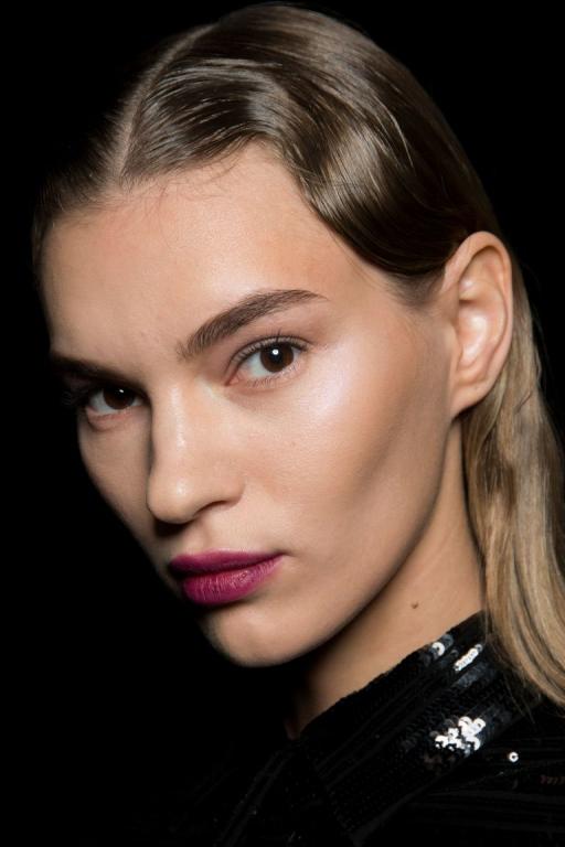 تسريحة الـ Sleek Pin Waves