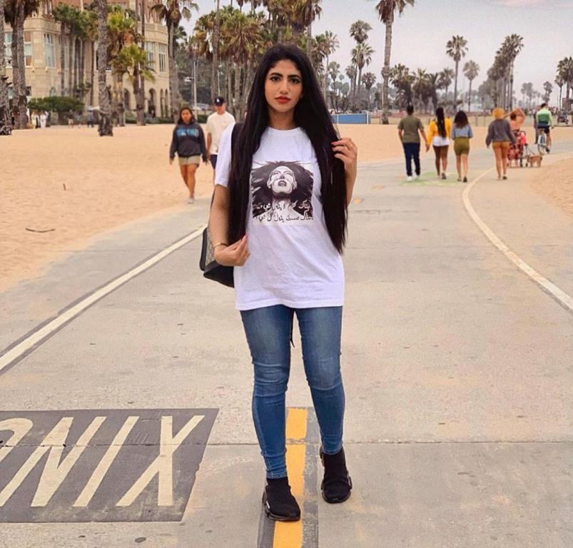 أزياء باللون الأبيض من وحي نور ستار