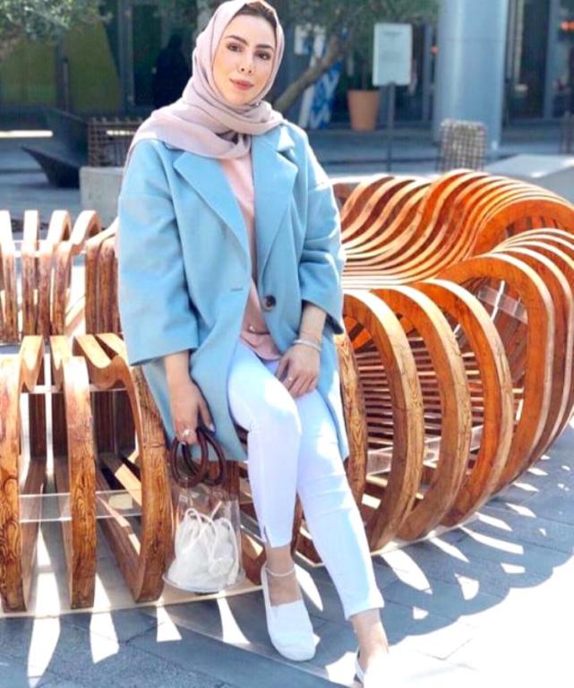 مدونة الموضة تسنيم أبو سيدو