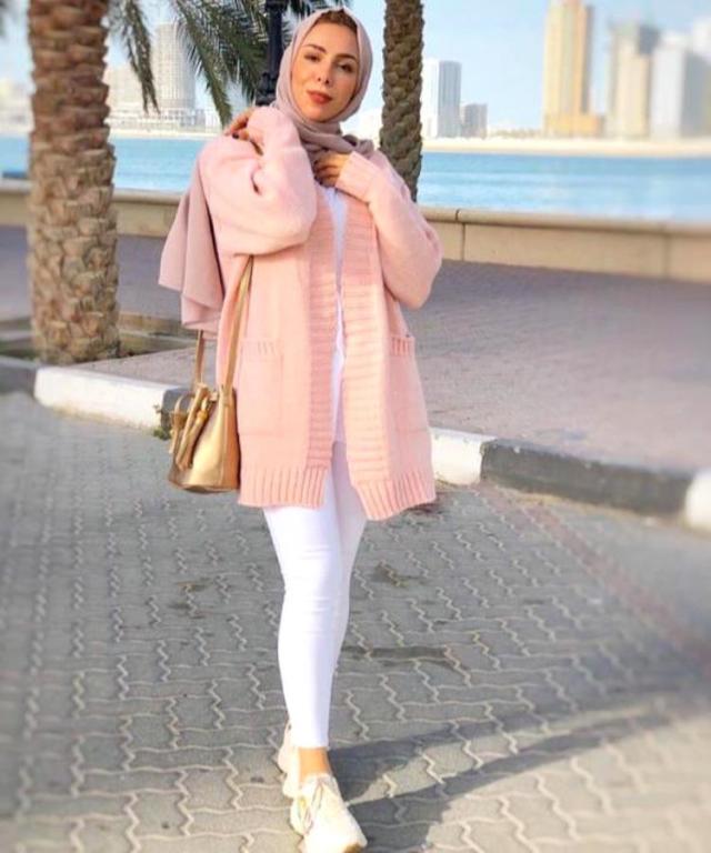 مدونة الموضة تسنيم أبو سيدو