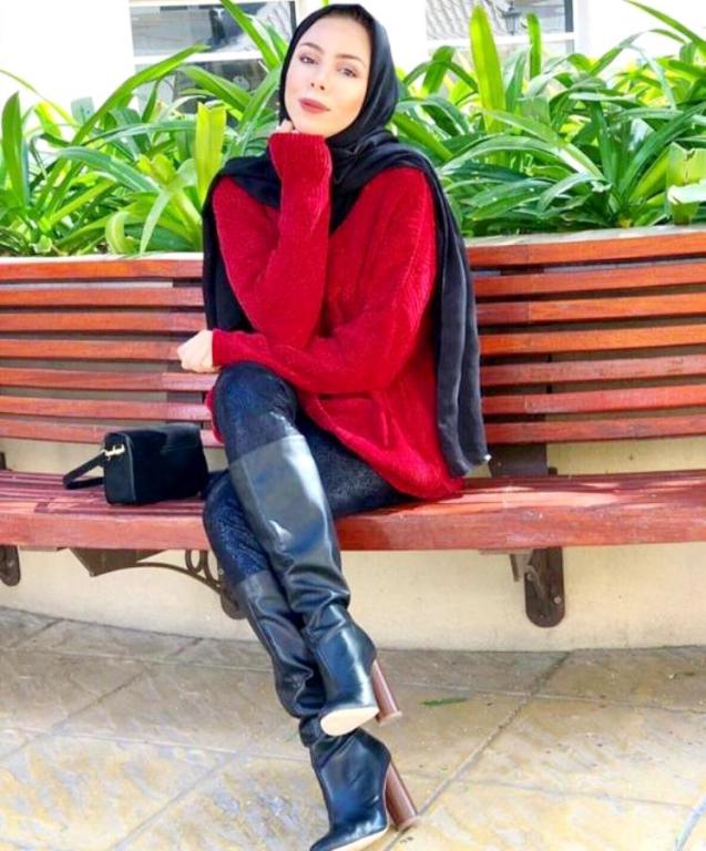 مدونة الموضة تسنيم أبو سيدو