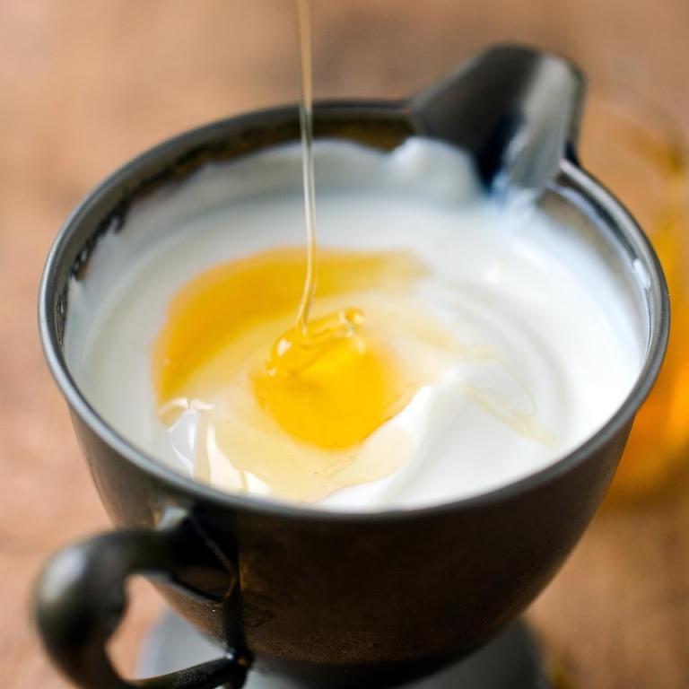 ماسك الزبادي والعسل والخيار