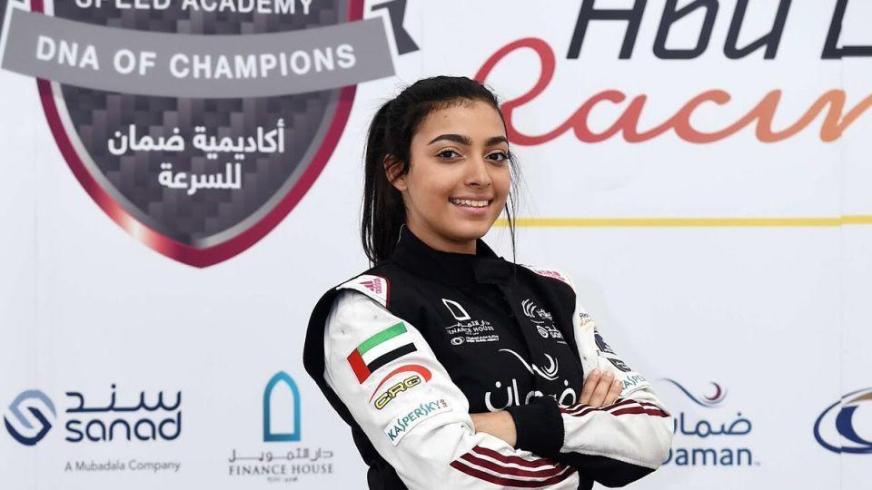 آمنة القبيسي بطلة أولى سباقات فورمولا 4 الإمارات