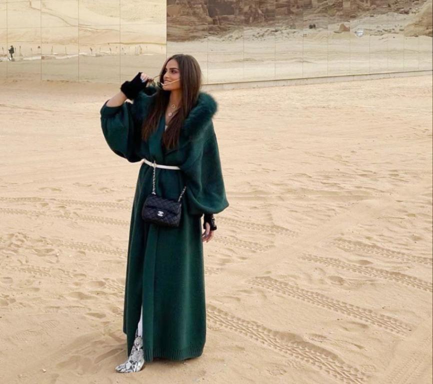 إطلالات متنوعة من الفاشينيستا كيناز حكيم