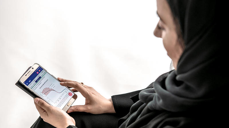 إمراتية تتبرع بالكتب ل 180 دولة