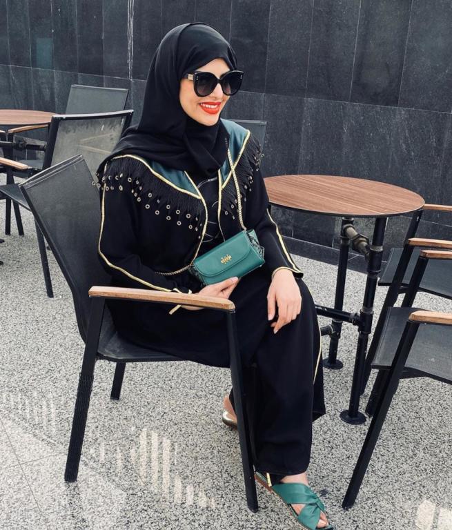 أفكار سارة الودعاني لجمال العباية السوداء