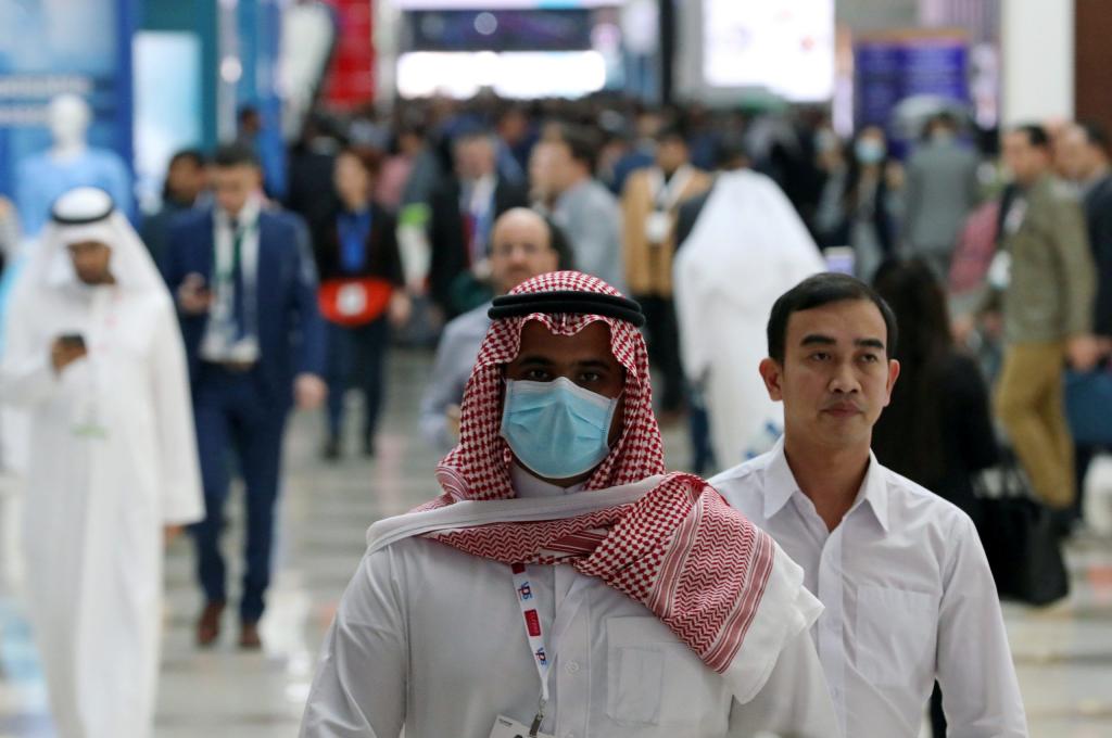السماح بالصلاة في المساجد والتنقل بين مناطق السعودية