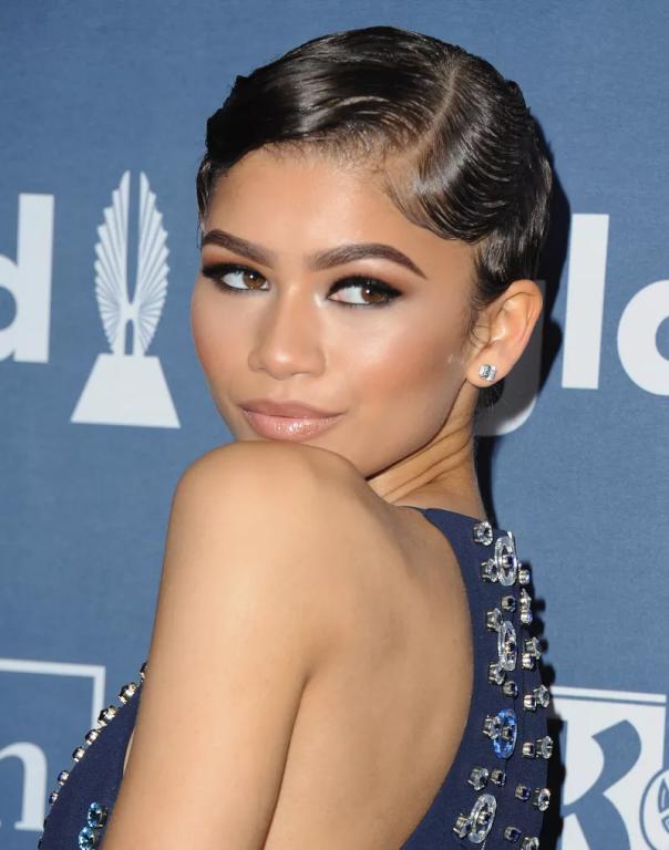 تسريحة الـ Finger Waves
