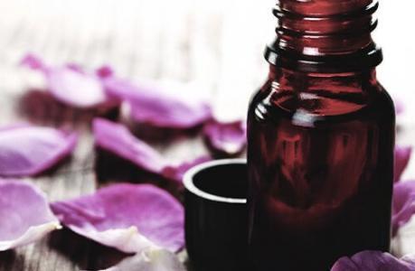 طريقة صنع معطر الجسم من بتلات الزهور