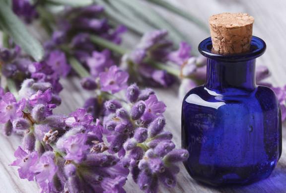 طريقة صنع معطر الجسم من زيت اللوز