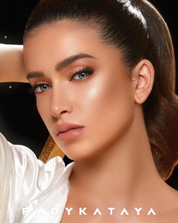 مكياج ذهبي ناعم من فادي قطايا