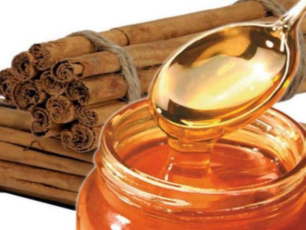 العسل والقرفة