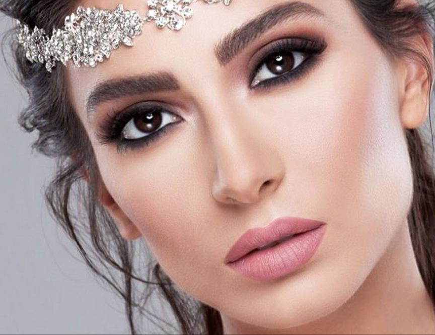 خطوات تطبيق مكياج السموكي