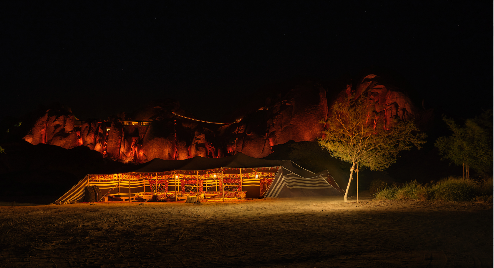 خيمة المجلس