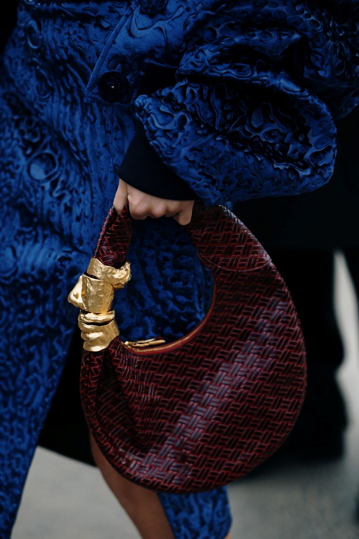 حقائب منسوجة