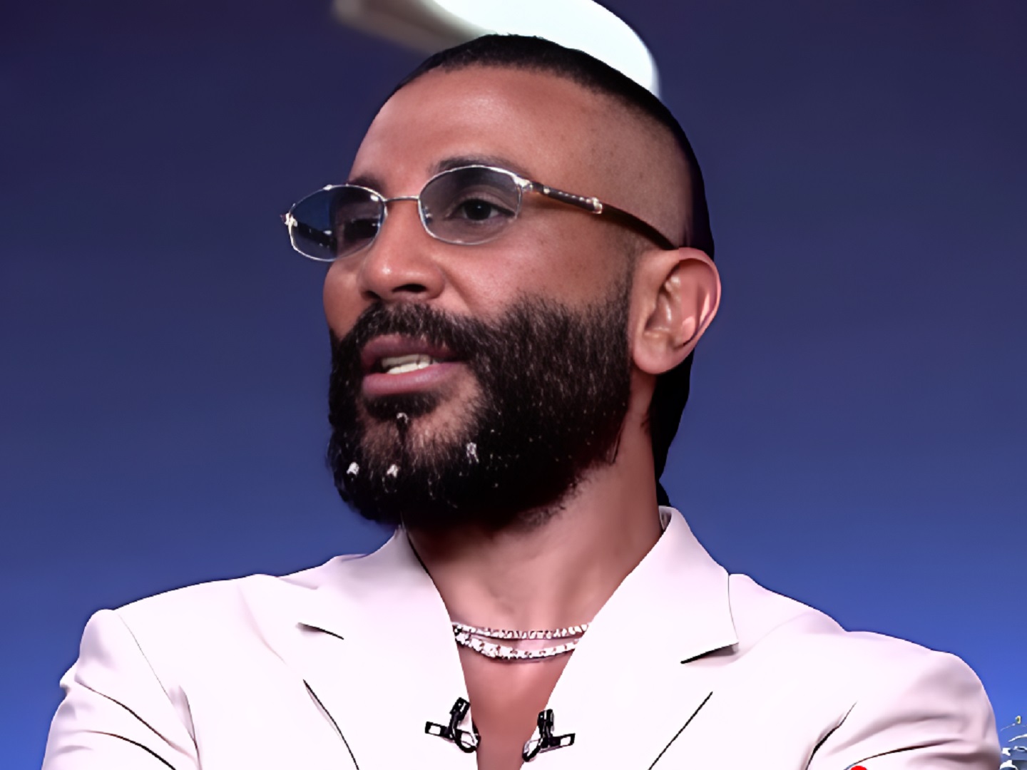أحمد سعد- الصورة من شاشة عرض برنامج الحكاية