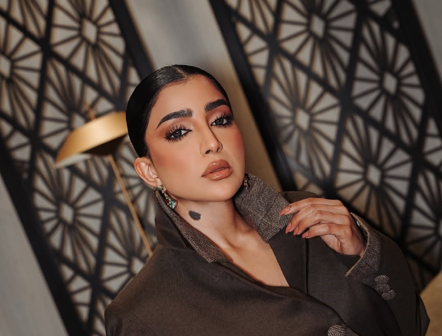 أسرار جمال بثينة الرئيسي 