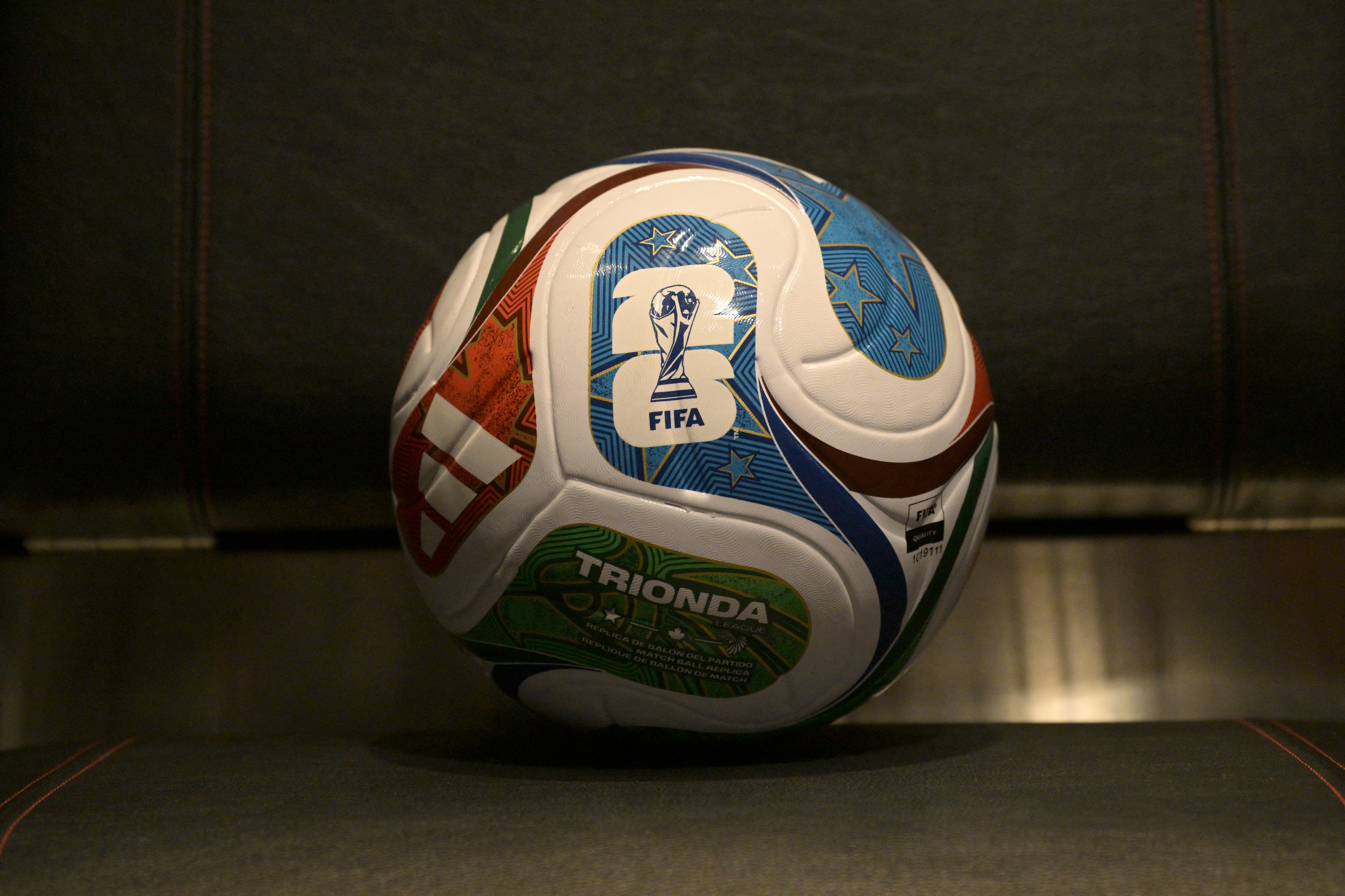 الكرة الرسمية لكأس العالم FIFA 2026 "تريوندا" - Photo by AFP