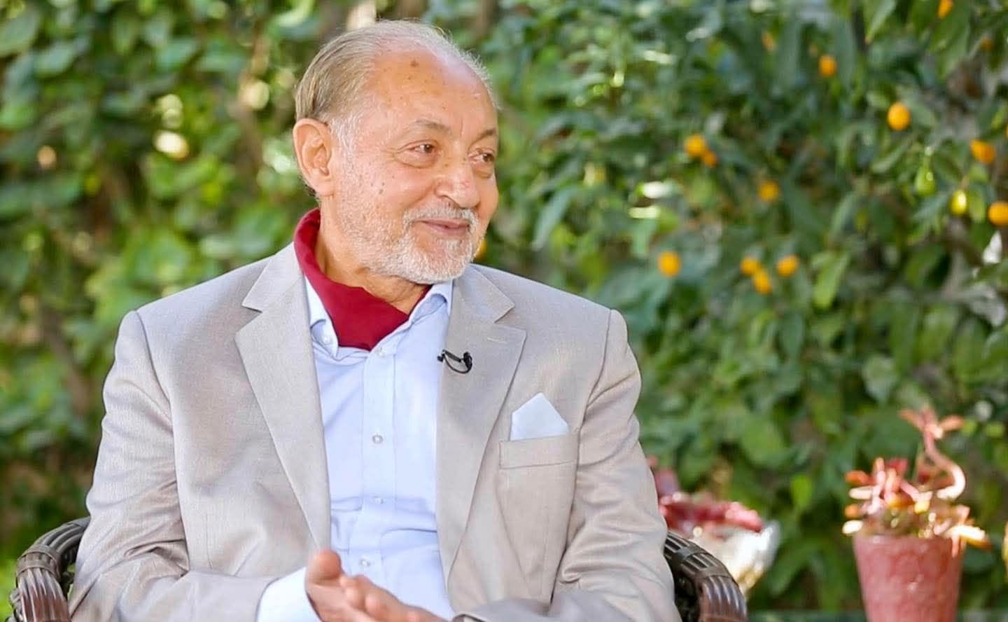 عبد العزيز مخيون - الصورة من صفحة الإعلامي محمود سعد على فيسبوك