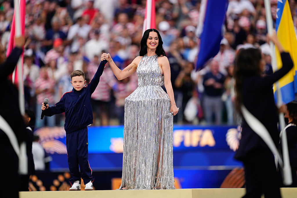 كاتي بيري Katy Perry مع تيوس لوك Tius Luk في افتتاح كأس العالم 2026 (مصدر الصورة  Europa Press Sports/Europa Press via Getty Images)