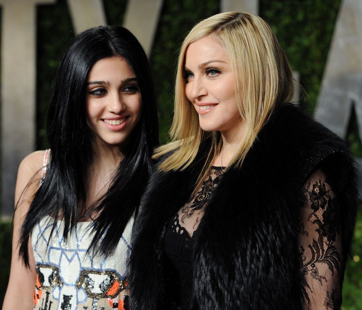مادونا وابنتها لوردس ليون في ويست هوليود، كاليفورنيا ( Madonna and daughter Lourdes Leon in West Hollywood, California). مصدر الصورة: Jon Kopaloff/FilmMagic
