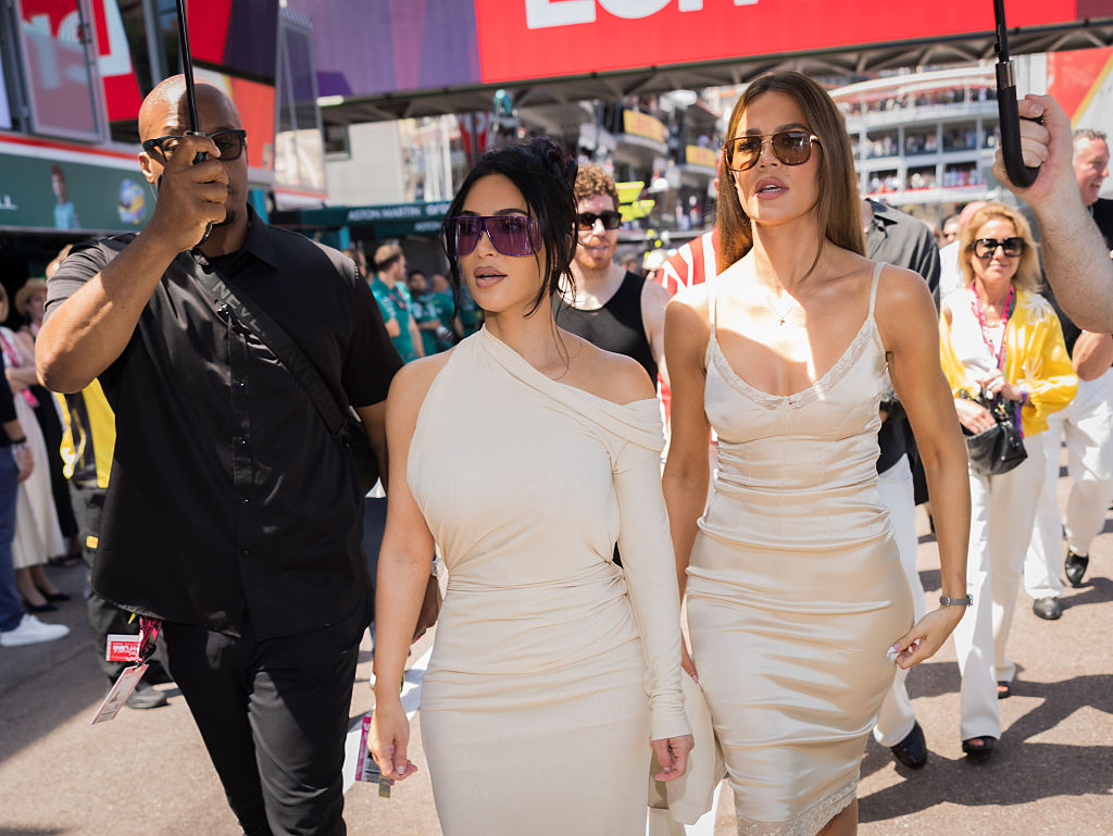 كيم وكلوي كارداشيان في "غراند بري فورمولا 1" F1 Grand Prix of Monaco- (مصدر الصورة Arnold Jerocki/FilmMagic)