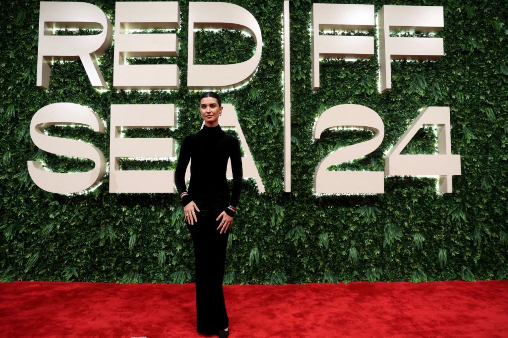توبا بويوكستون Tuba Büyüküstün في مهرجان البحر الأحمر 2024. مصدر الصورة: Patrick Baz / FACTSTORY for Red / Red Sea Film Festival / FACTSTORY
