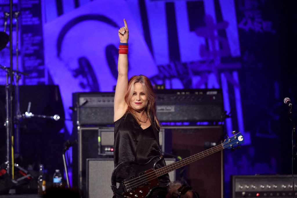جينيفر فينش (Jennifer Finch) - Photo by Rich Polk / GETTY IMAGES NORTH AMERICA / Getty Images via AFP