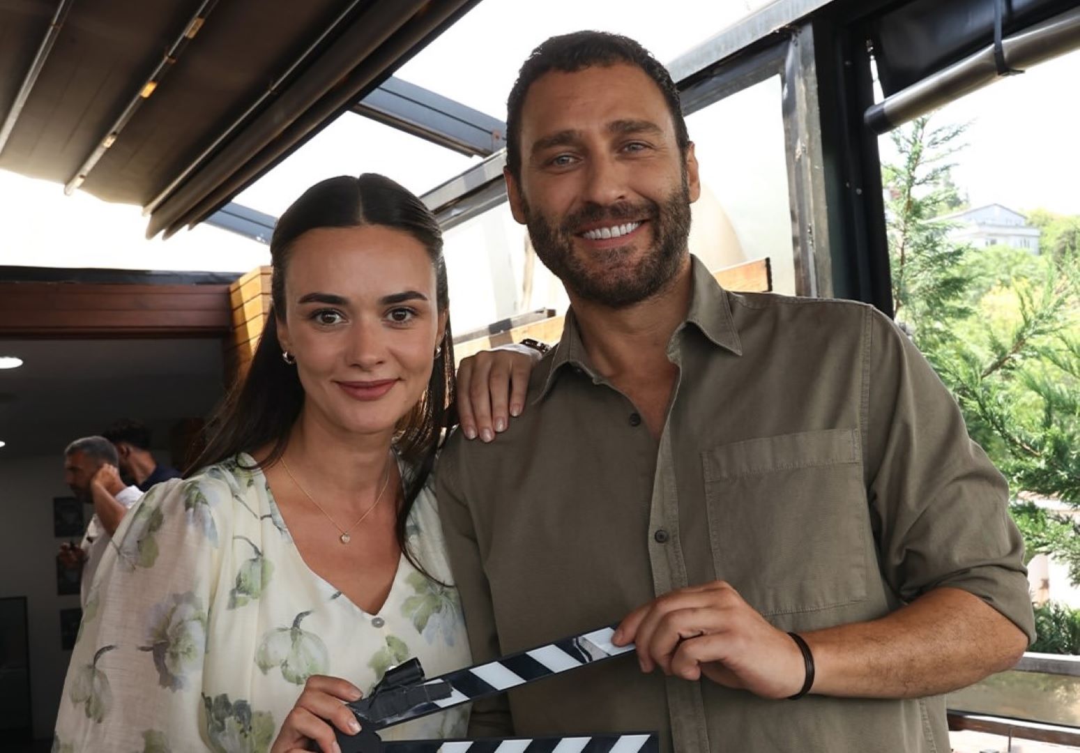بطلا مسلسل الزواج جميل- الصورة من حساب قناة TRT1 على إنستغرام