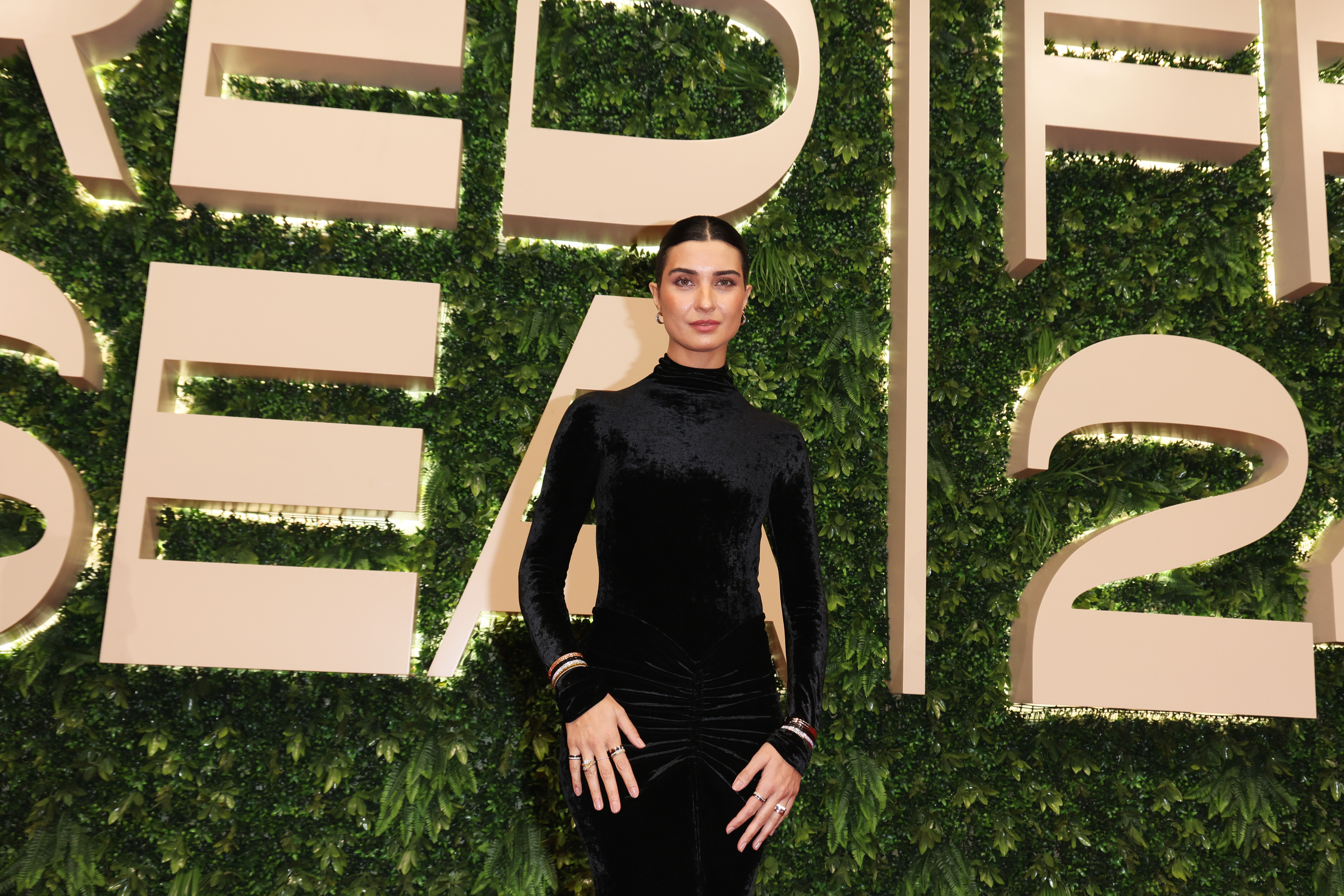 توبا بويوكستون Tuba Büyüküstün في مهرجان البحر الأحمر 2024. (مصدر الصورة:Ernesto S. Ruscio/Getty Images for The Red Sea International Film Festival)