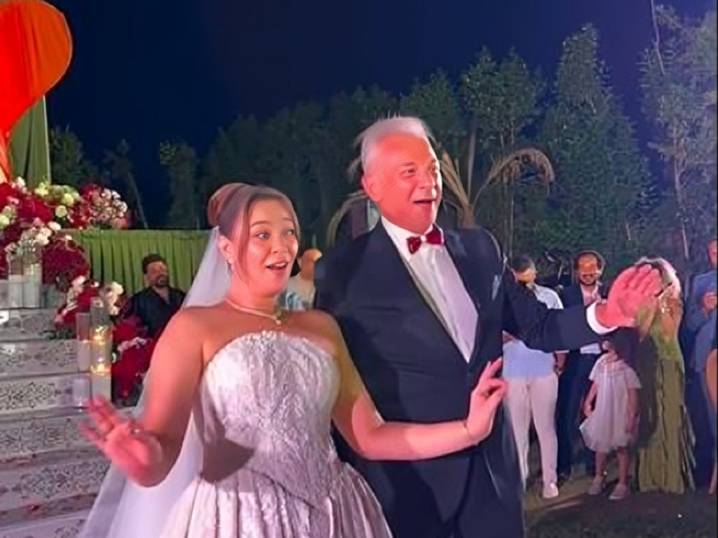 محمود حميدة وابنته من حفل الزفاف