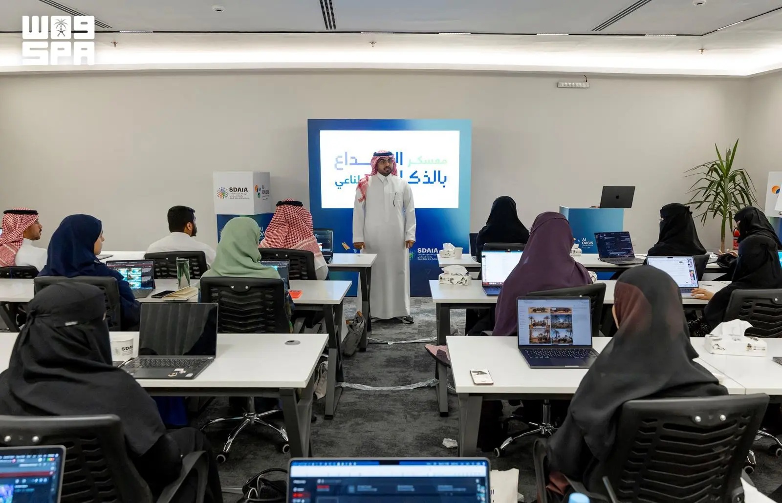 معسكر الإبداع بالذكاء الاصطناعي