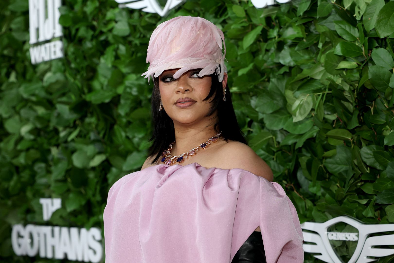 ريهانا في مدينة نيويورك ( Rihanna in New York City). مصدر الصورة: Mike Coppola/Getty Images for The Gotham Film & Media Institute /AFP