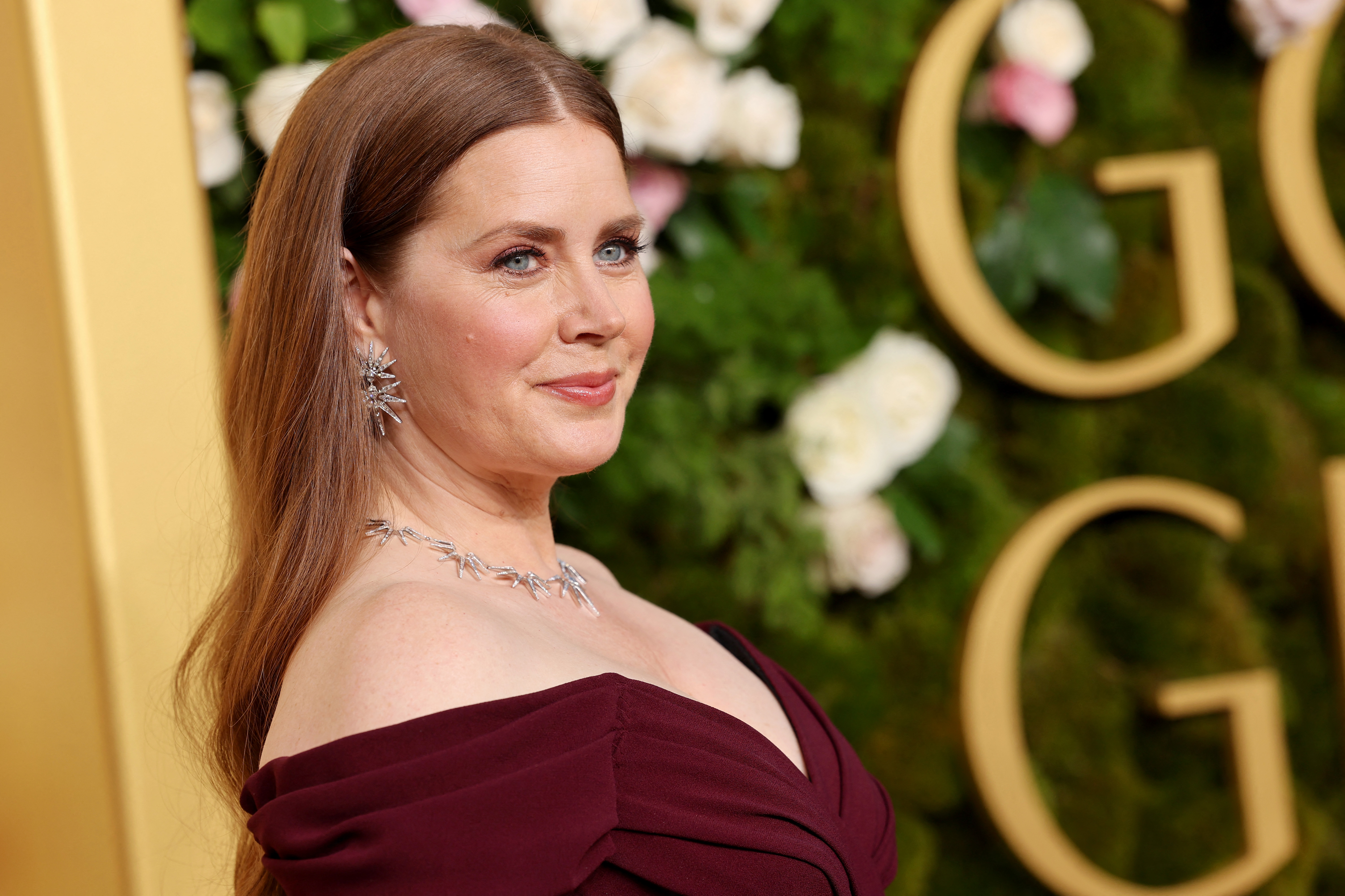 إيمي آدمز Amy Adams في حفل توزيع جوائز غولدن غلوب الـ 82. مصدر الصورة: Amy Sussman / GETTY IMAGES NORTH AMERICA / Getty Images via AFP