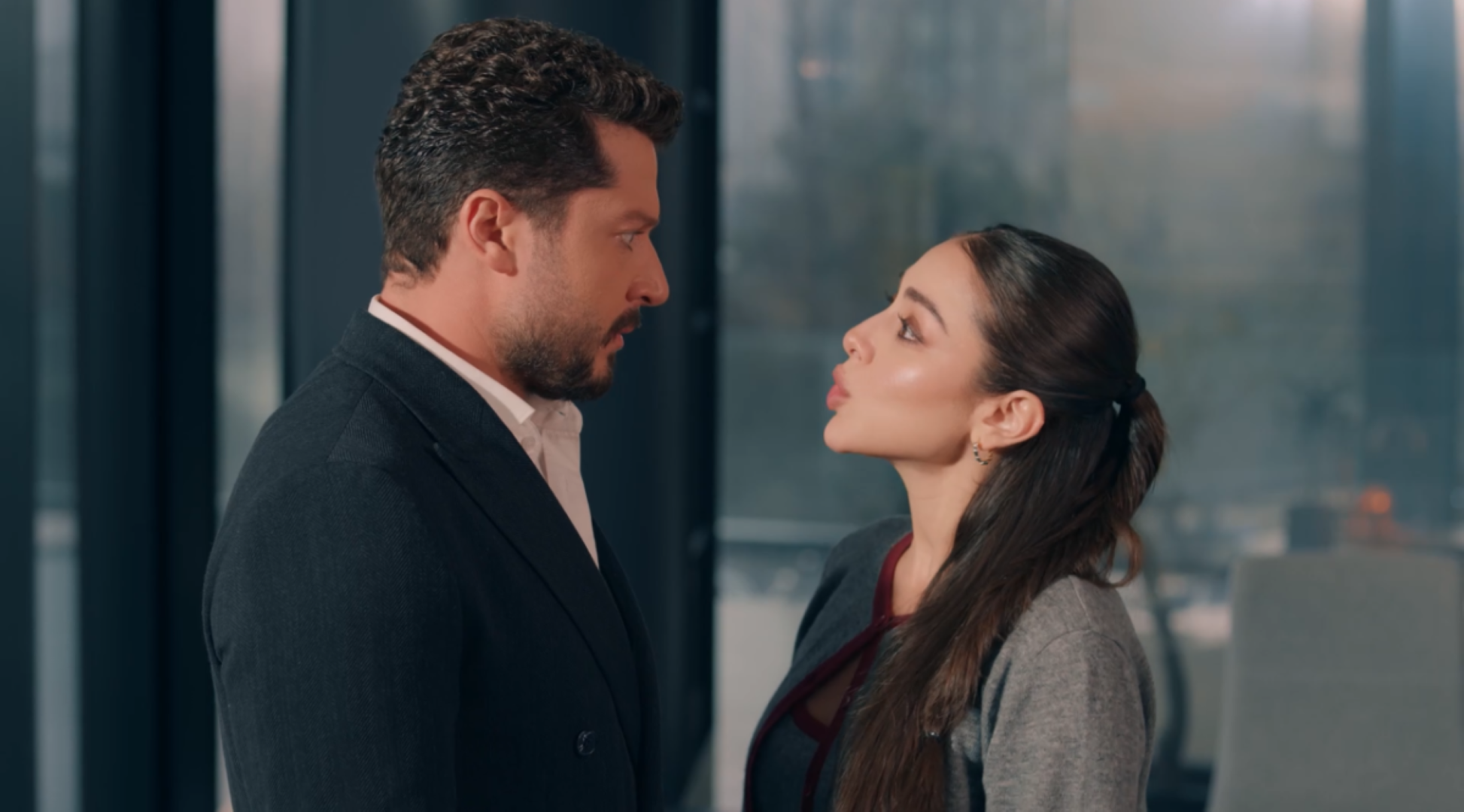 مسلسل حب على ورق- الصورة سكرين شوت من الحلقة 48