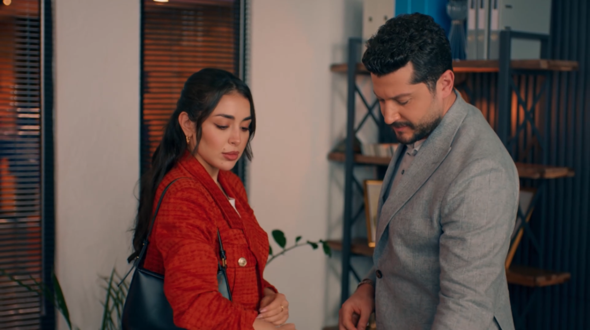 مسلسل حب على ورق- الصورة سكرين شوت من الحلقة 49