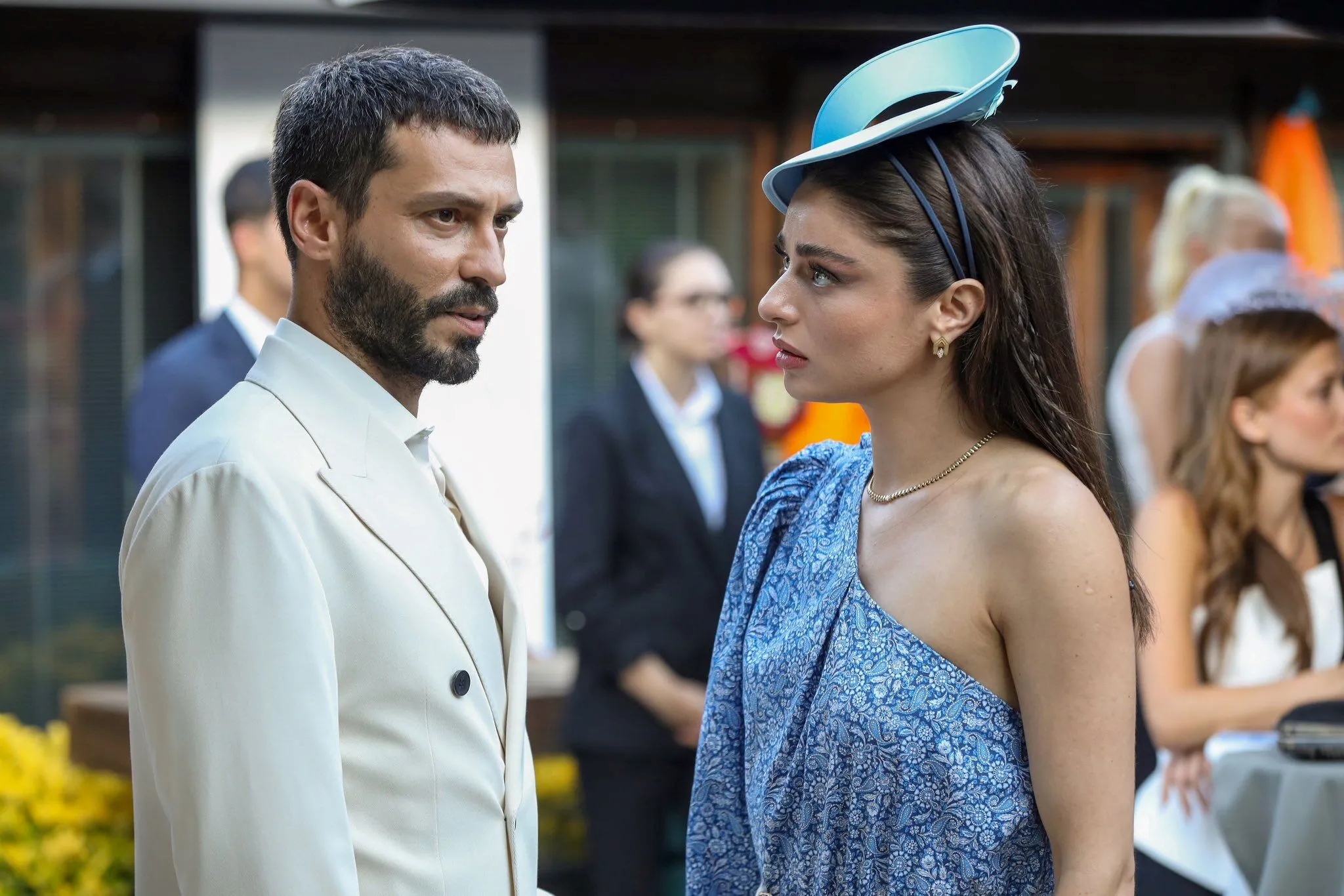 المسلسل التركي حب محتمل (Muhtemel Aşk) - الصورة سكرين شوت من الحلقة 11