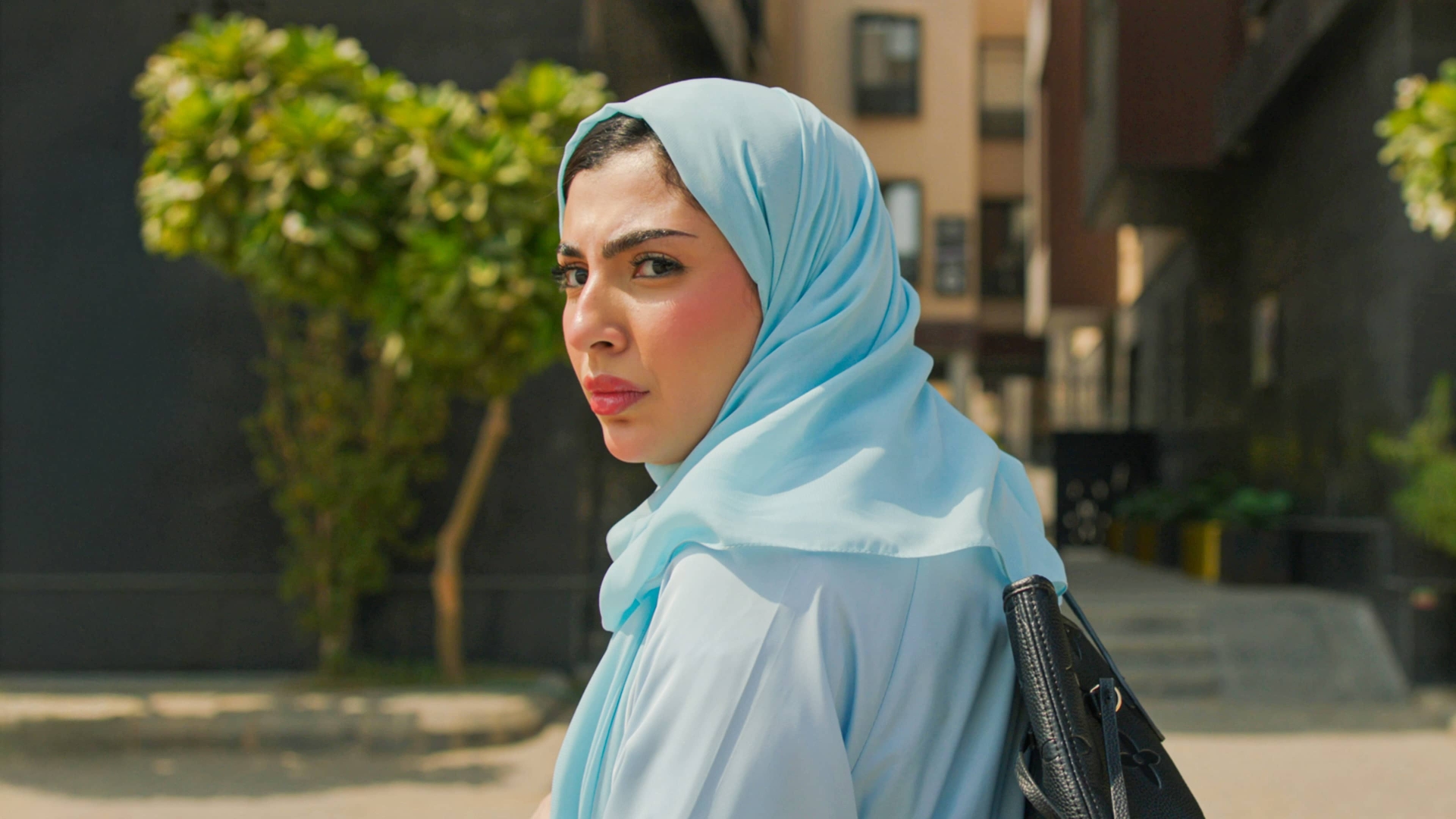 مسلسل بنات عمير - الصورة سكرين شوت  من الحلقة25