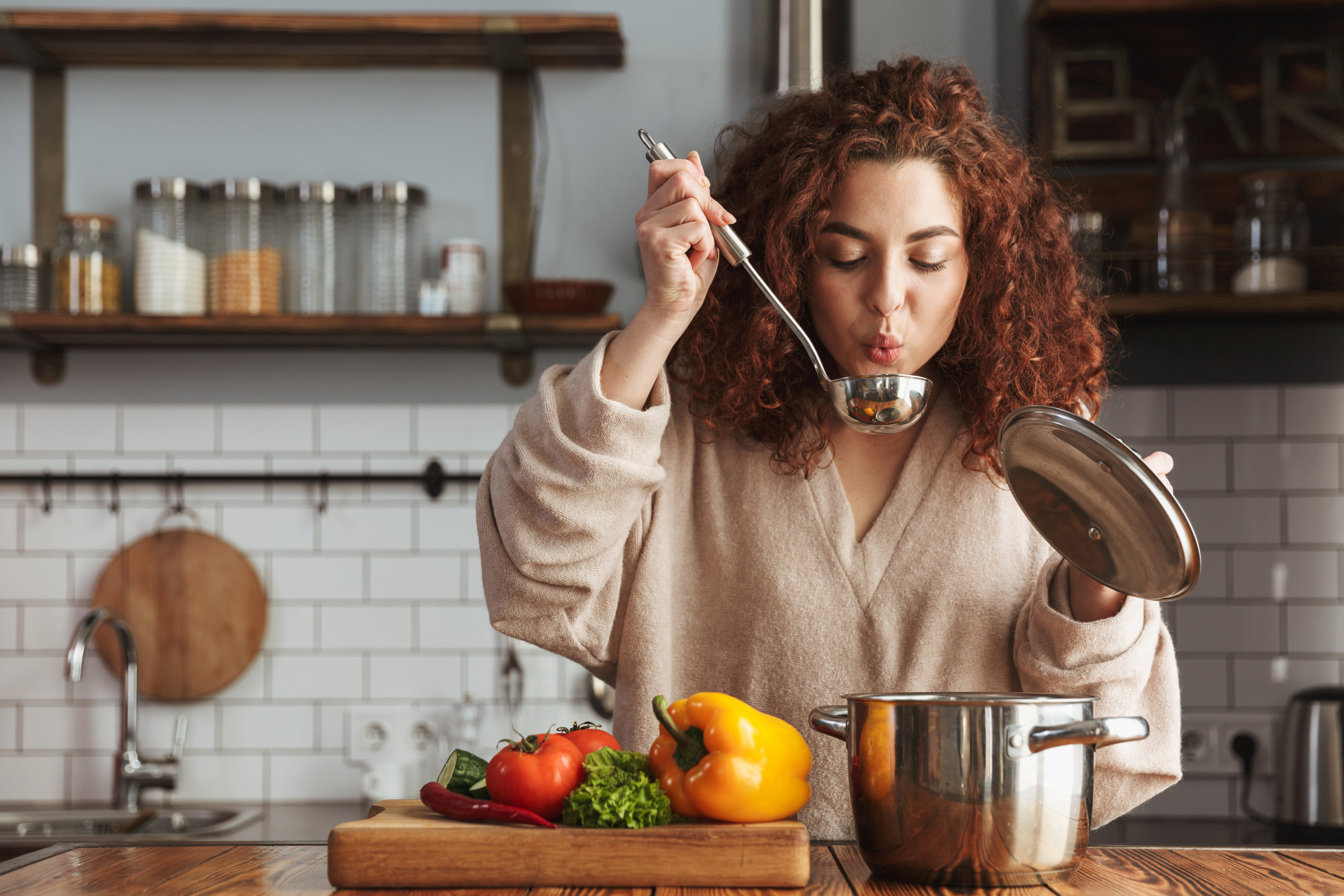 شوربة العظام المنزلية لدعم الكولاجين