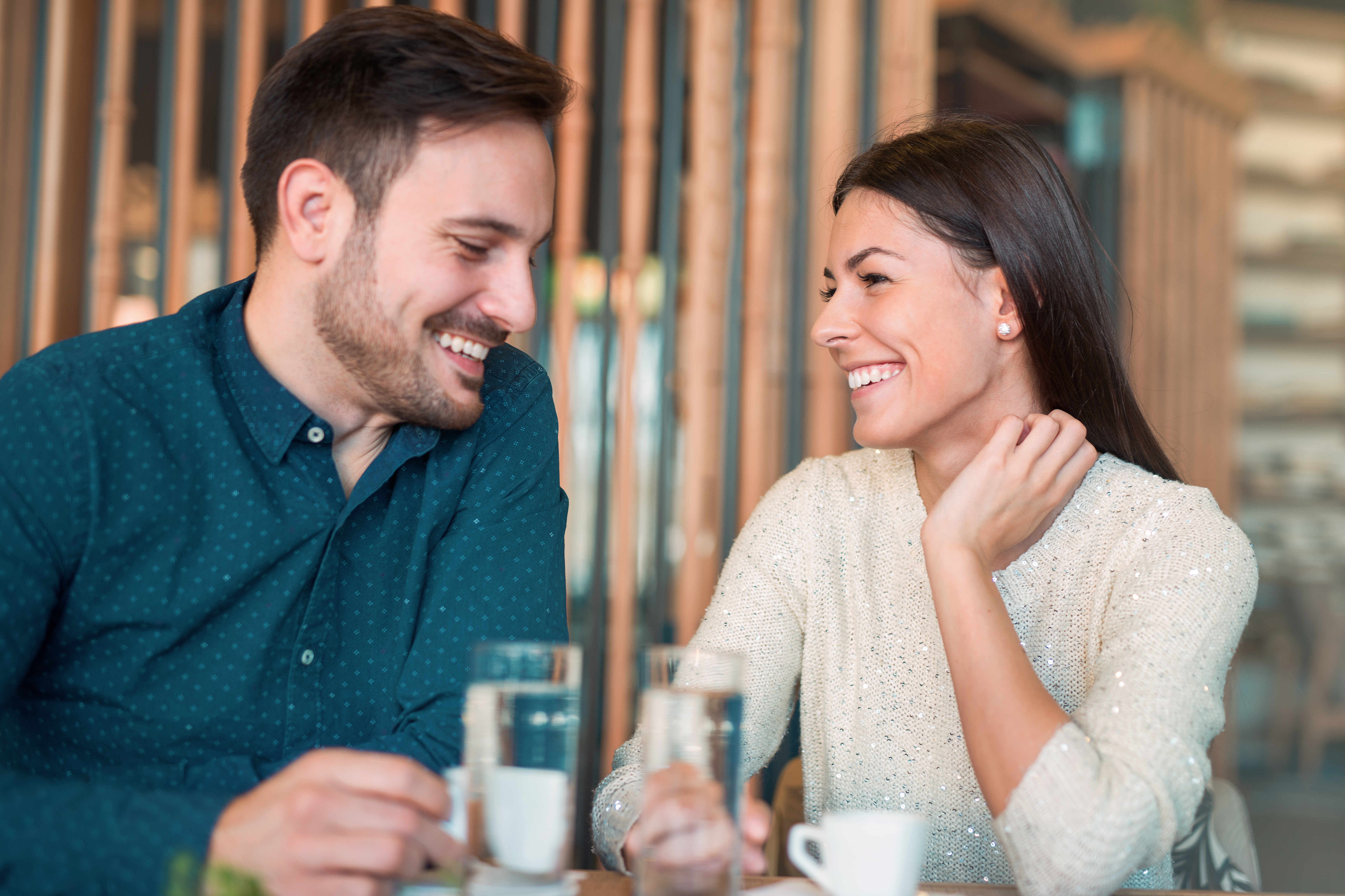 عبارات حب لا تُنسَى للزوج والزوجة والخطيب والخطيبة