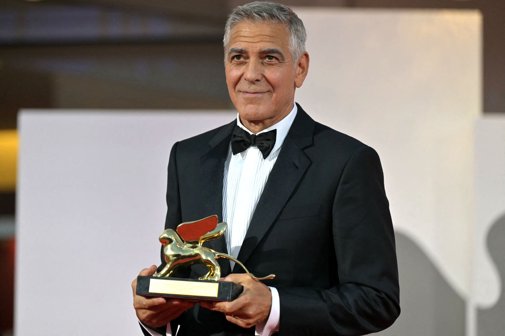 جورج كلوني George Clooney في مهرجان فينيسيا 2026. مصدر الصورة: Stefano RELLANDINI / AFP