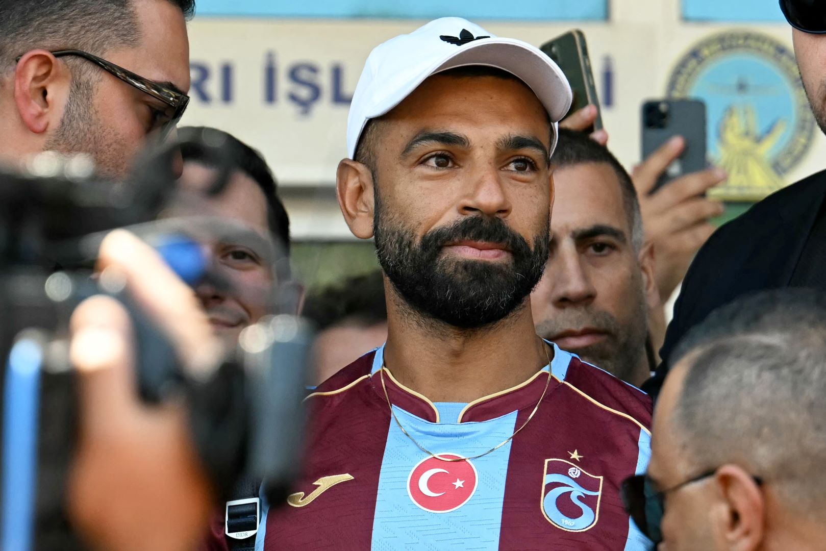 محمد صلاح في اسطنبول ( Mohamed Salah in Istanbul). مصدر الصورة: Ozan KOSE / AFP