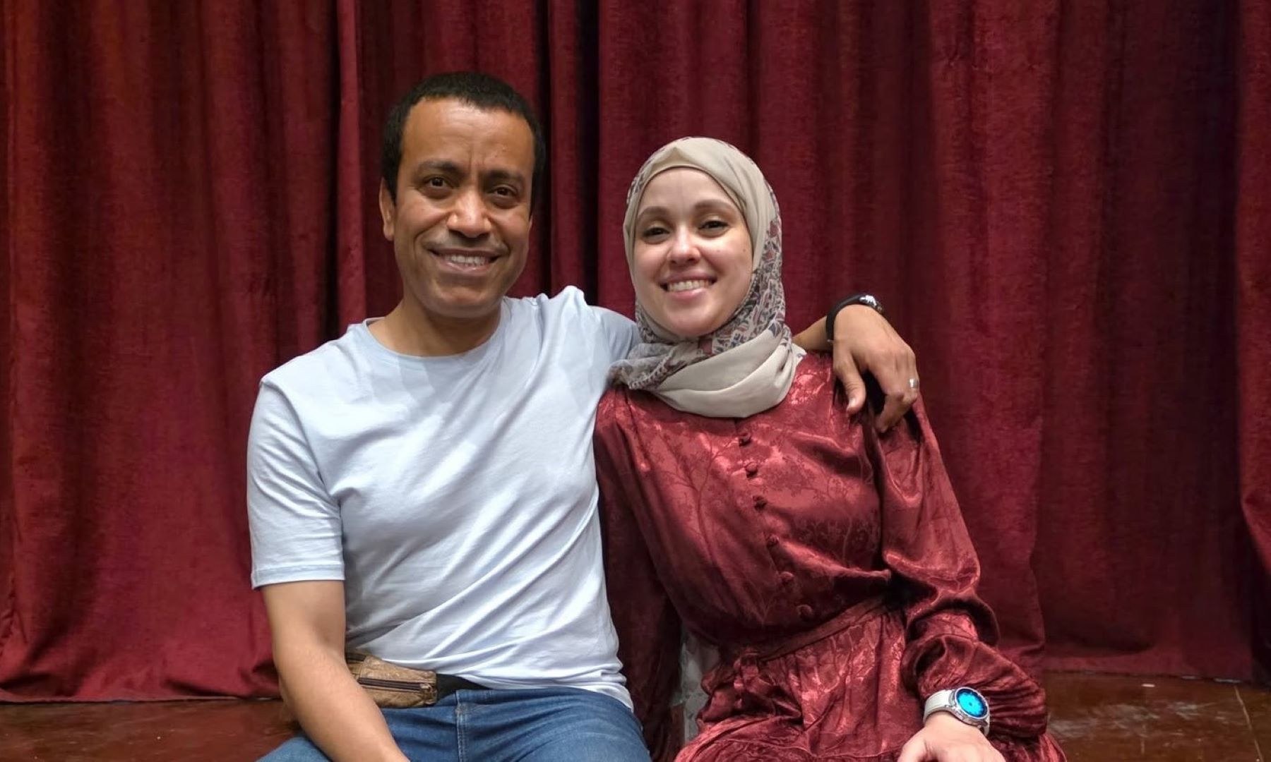 سامح حسين وزوجته الصورة من صفحتها على فيسبوك 
