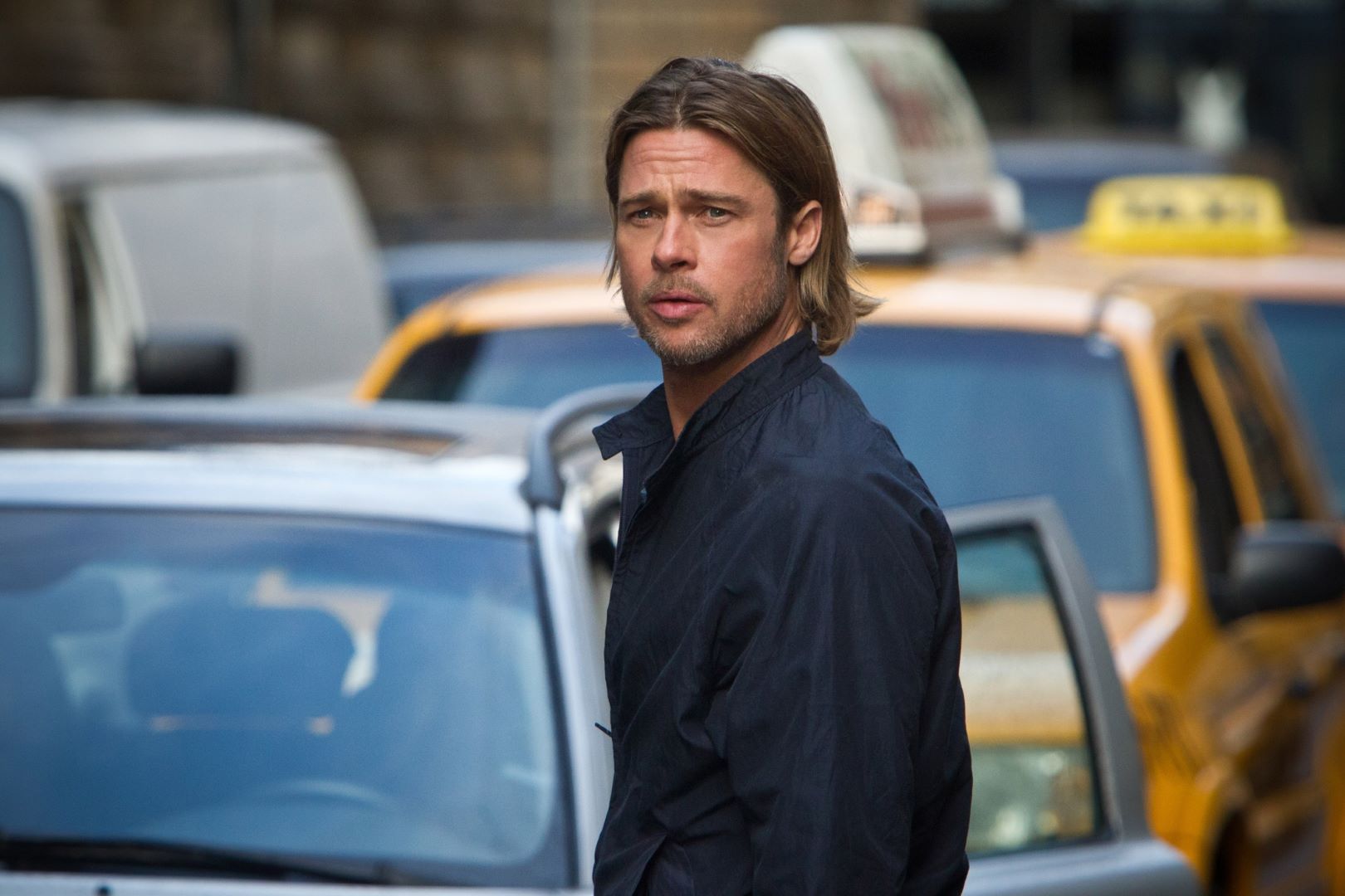 براد بيت في فيلم World War Z عام 2013 -الصورة من موقع IMDB