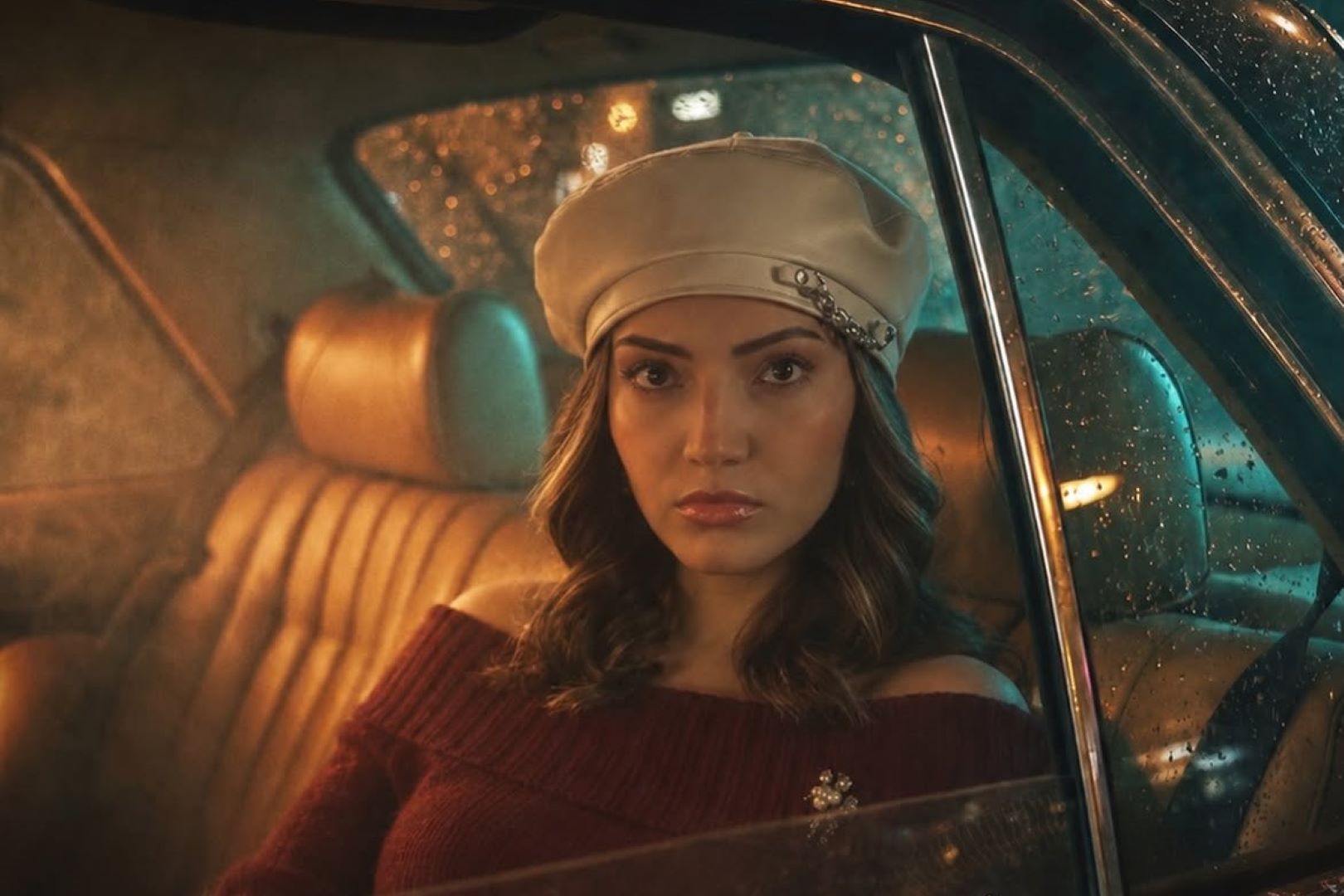 نور بيومي فؤاد على بوستر شيش دو - الصورة من الشركة المنتجة للفيلم
