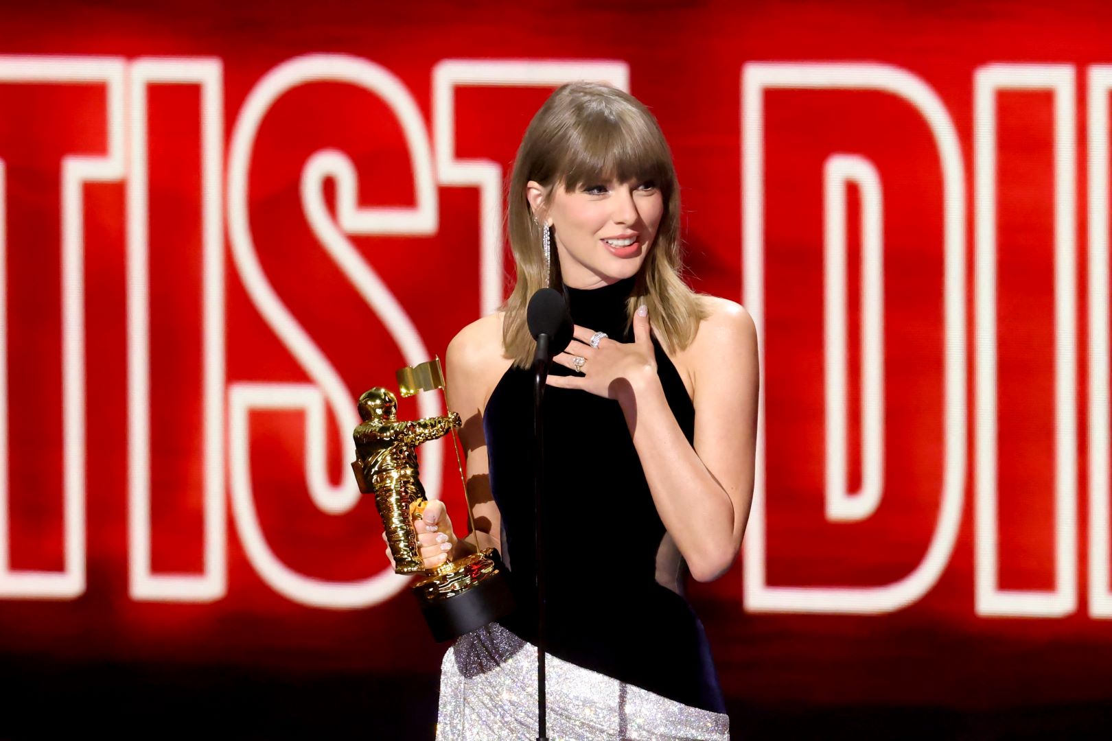 تايلور سويفت Taylor Swift في حفل توزيع جوائز MTV VMA. مصدر الصورة: Kevin Winter/Getty Images/AFP